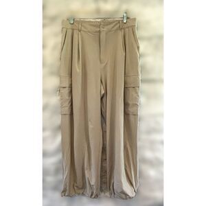 GapFit High Rise Runaround Cargo Joggers Moonstone Lrg #875070